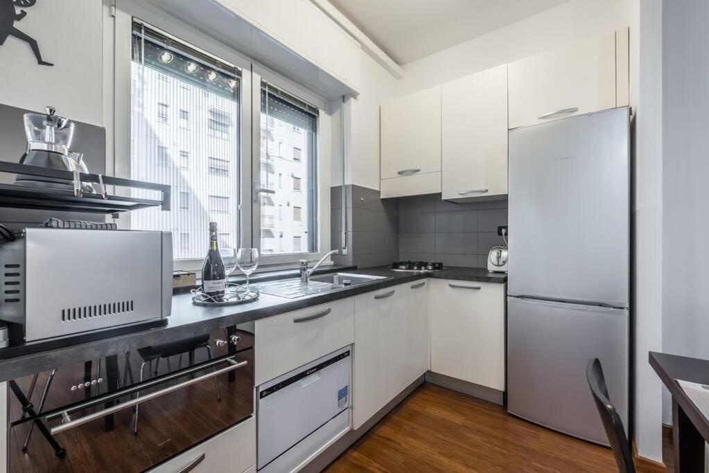 Citylife - Elegante Appartamento Milano Eksteriør billede